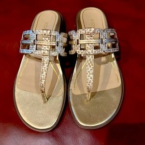 NEW NEVER WORN Vionic Alvana Sandal